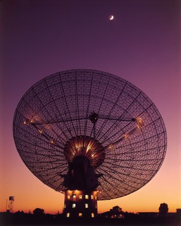 <p>Top: Honeysuckle Creek space tracking station, c. 1969</p>

