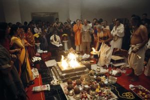 <p>Completion offering at Parashakthi (Eternal Mother) Temple, 2006<br />
Pontiac, Michigan<br />
Photograph by Bill McNeece<br />
Courtesy of The Pluralism Project</p>
