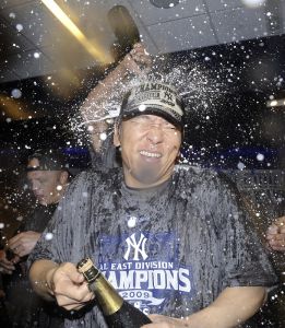 <p>Hideki Matsui celebrates with teammates their defeat of the Boston Red Sox to win the American League East Division title, 2009<br />
New York, New York<br />
Courtesy of Jiji Press</p>
<p>ボストン・レッドソックスを破ってアメリカン・リーグ東地区での優勝をチームメイトと祝う松井秀喜、2009年<br />
ニューヨーク州、ニューヨーク<br />
写真提供:　時事プレス</p>
