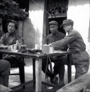 <p>Agnes Smedley (right) with Mao Zedong and Chu Te (Zhu De) at their base, 1937<br />
Yan’an, Shaanxi Province<br />
Photograph by Helen Foster Snow (also known as Nym Wales)<br />
Courtesy of L. Tom Perry Special Collections, Harold B. Lee Library, Brigham Young University, Provo, Utah</p>
