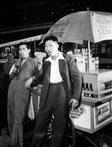 <p>Chinese seamen on shore leave enjoy American food, 1942<br />
New York, New York<br />
Photograph by Edward Gruber<br />
Courtesy of the Library of Congress, Prints and Photographs Division, LC-USE6-D-006004</p>
