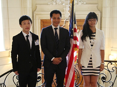 Richard Lin, President of WorldStrides China, at Meridian International Center with two participants of the China Top Scholars program.