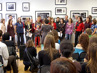 A professional choir kicks off a jazz competition in Minsk, Belarus, where Jam Session is hosted.