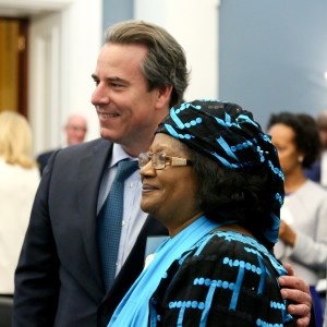 Meridian President and CEO Ambassador Stuart Holliday with former Malawi President and current Wilson Center Distinguished Fellow Joyce Banda.