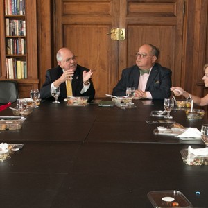 At head of table, from left to right, Dan Dayton, Executive Director of the U.S. World War I Centennial Commission, and Joseph Suarez, Chair of Maryland’s World War I Centennial Commission, engage forum participants in a dialogue about the educational initiatives of the Commissions at the national and local levels.
