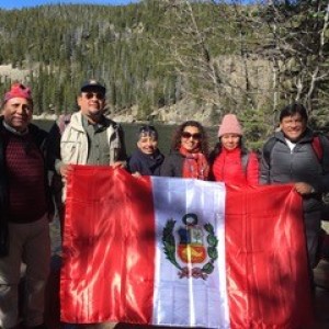 Group Photo with Peruivan Flag at Rocky Mountain National Park