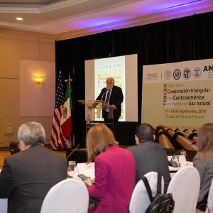 Victor Carlos Urrutia, Secretary, National Secretariat of Energy, Panama, delivers welcoming remarks.