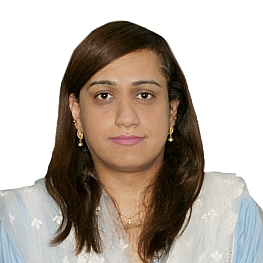 Aisha Mughal Headshot