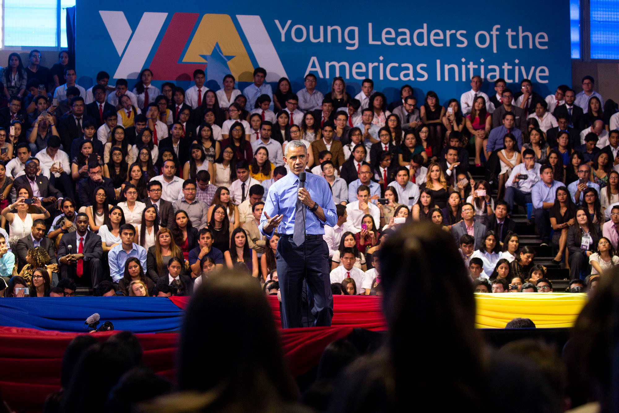 President Barack Obama participates in the Young Leaders of the Americas Initiative (YLAI) town hall at the Pontifical Catholic University of Peru in Lima, Peru, Nov. 19, 2016. (Official White House Photo by Chuck Kennedy)